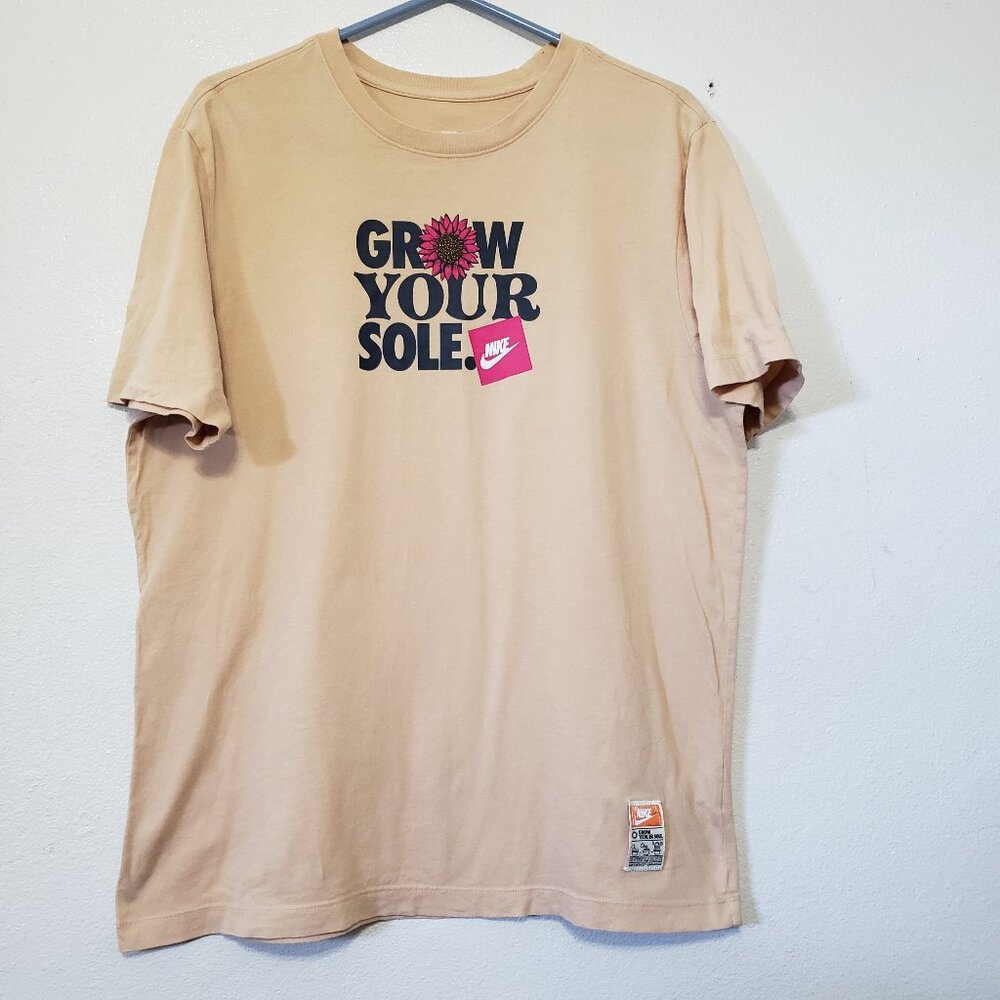 Nike The Nike Tee T-Shirt